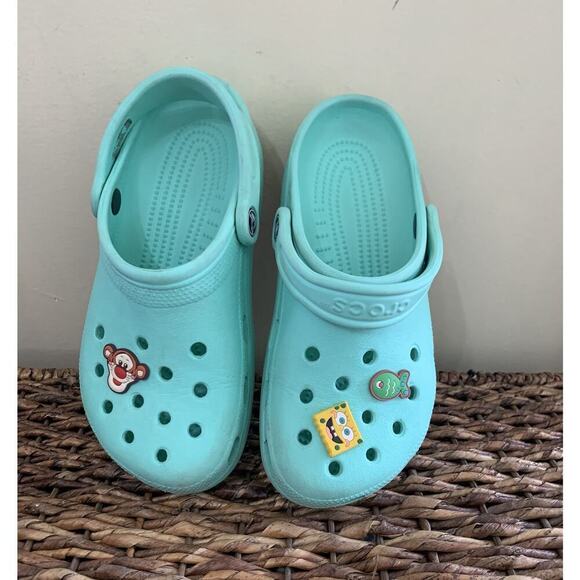 Crocs Light Green Boy 5 Girl 7 Clogs - Picture 1 of 7